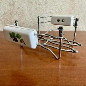 Pfaltzgraff Expandable Trivet